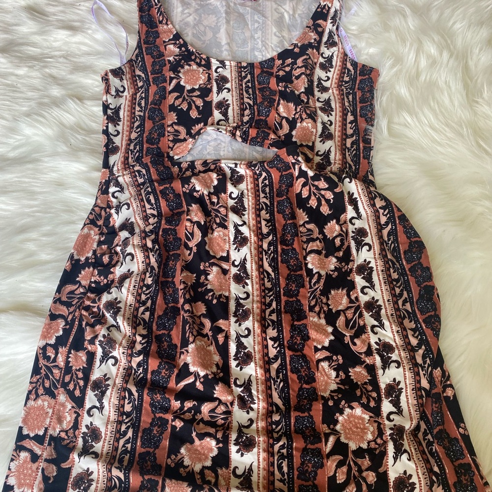 DRESS